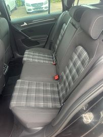 Volkswagen Golf - 12
