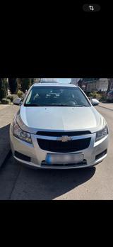Chevrolet Cruze 1.6 Benziner - - Chevrolet Cruze: 1.6