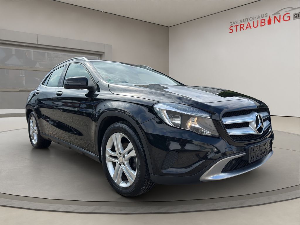 Mercedes-Benz GLA 220