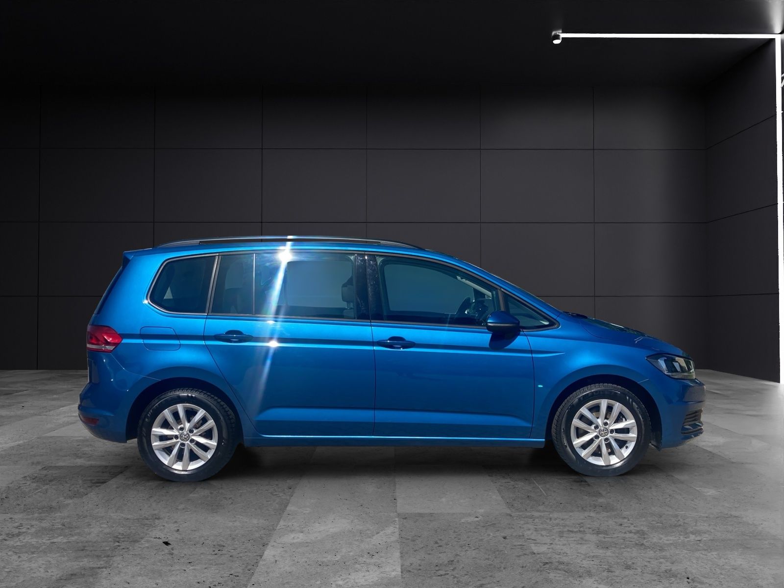 Fahrzeugabbildung Volkswagen Touran Comfortline 7-Si Climatronic PDC SH LM
