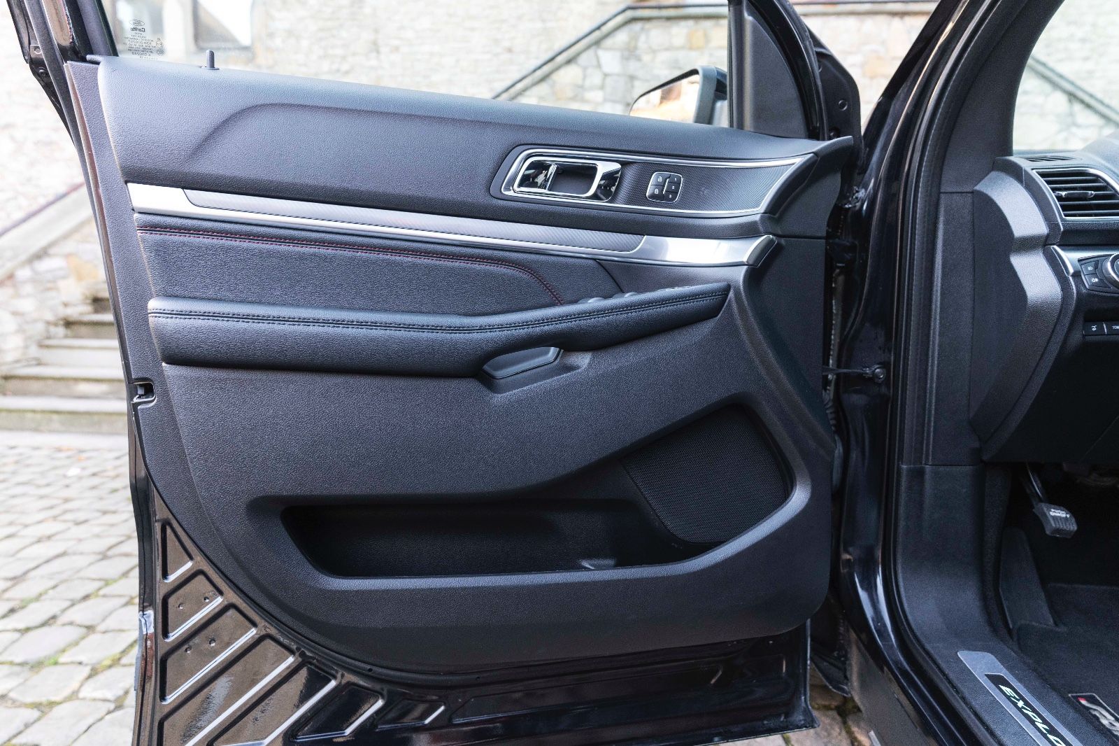 Fahrzeugabbildung Ford Explorer 3.5L SPORT 4X4 KAM TOTW M+S SZH/SZK