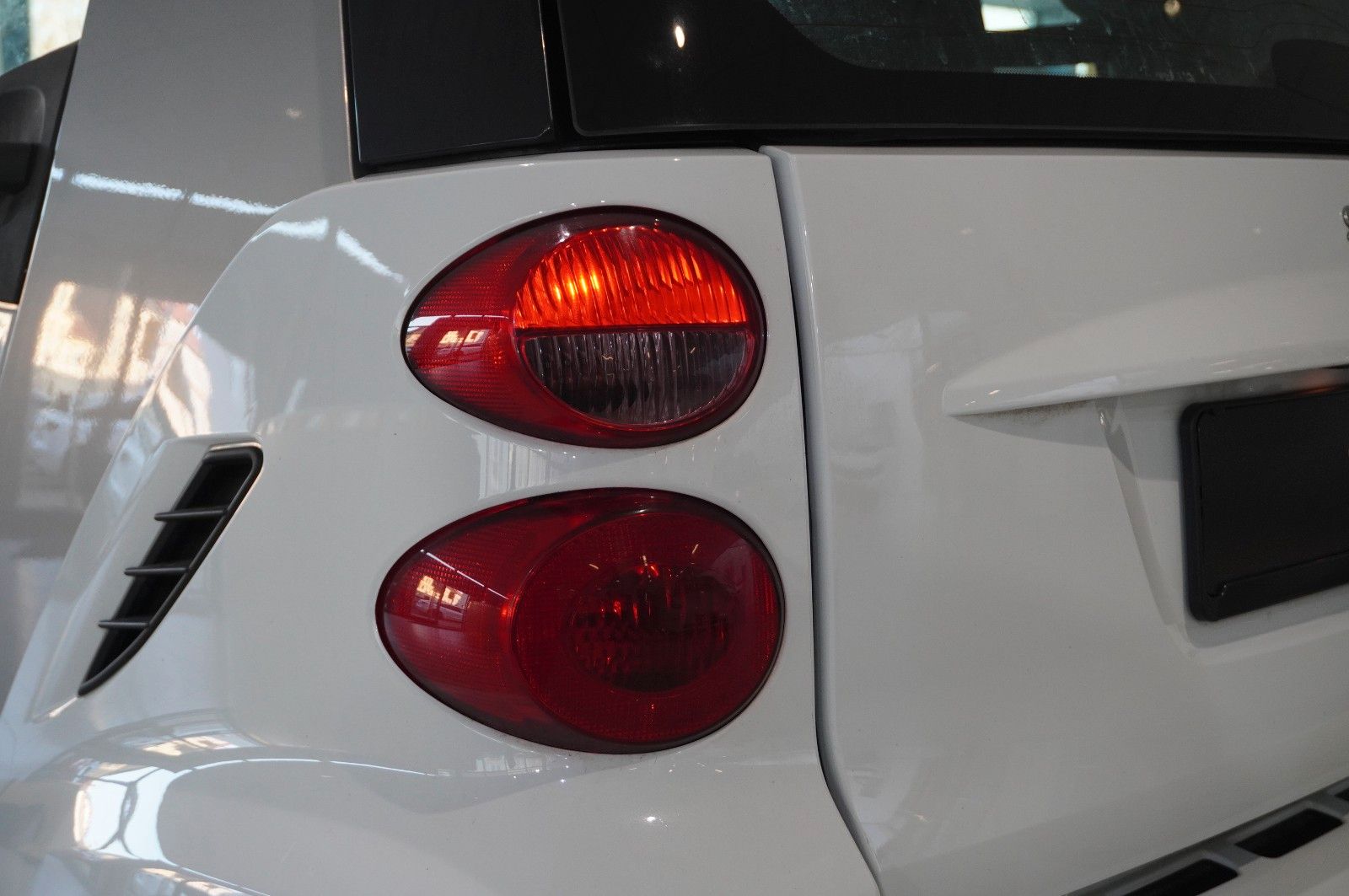 Fahrzeugabbildung Smart ForTwo 1.0 COUPE PASSION AUTOM. KLIMA/PANO/RADIO