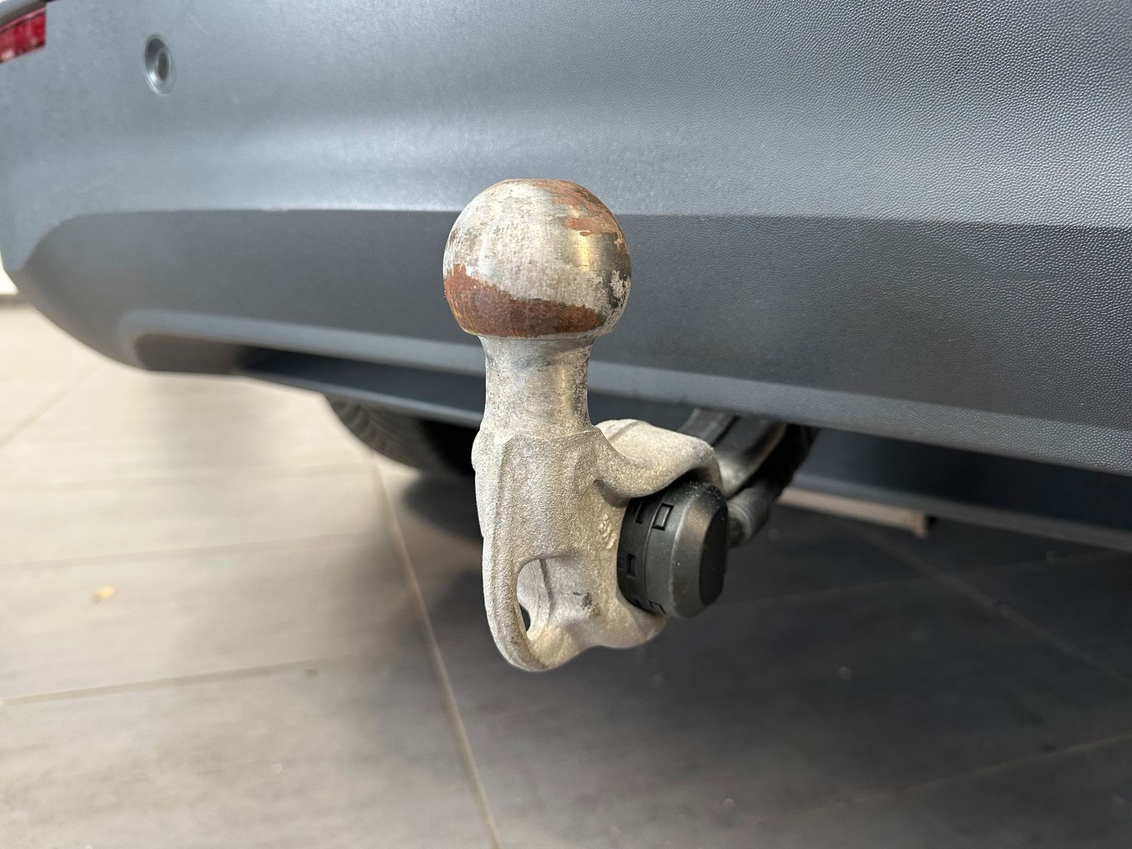 Fahrzeugabbildung Volkswagen Tiguan 2.0 TDI DSG Life NAV+LED+AHK+HUD+KAM+ACC