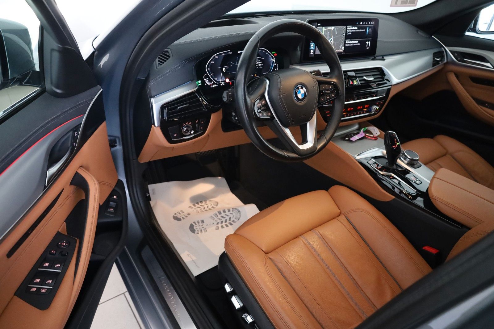 Fahrzeugabbildung BMW 530 e Luxury Line Lim.,Leder,Kamera,HUD,Panorama