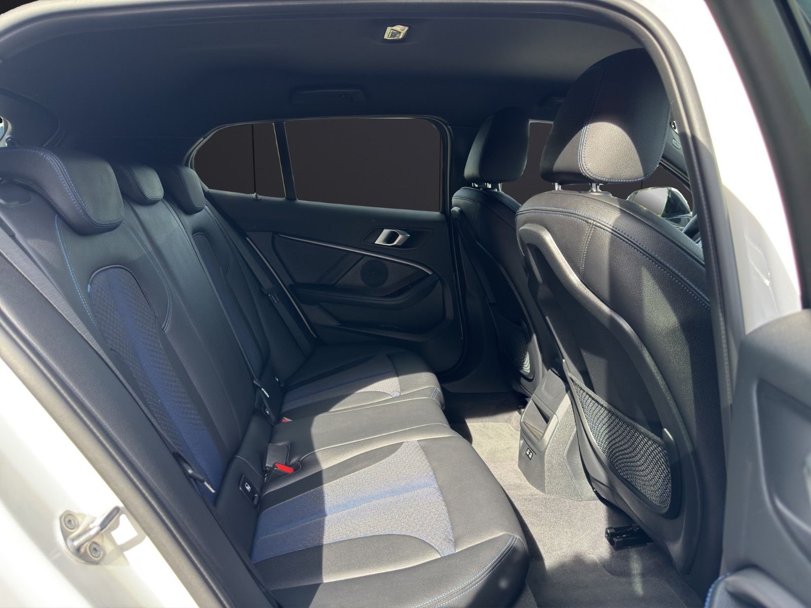 Fahrzeugabbildung BMW 118 i M Sport/Tempo/Navi/Ambiente/Apple CarPlay
