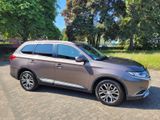 Mitsubishi Outlander Edition 100+ 4WD - Mitsubishi Outlander: Geländewagen