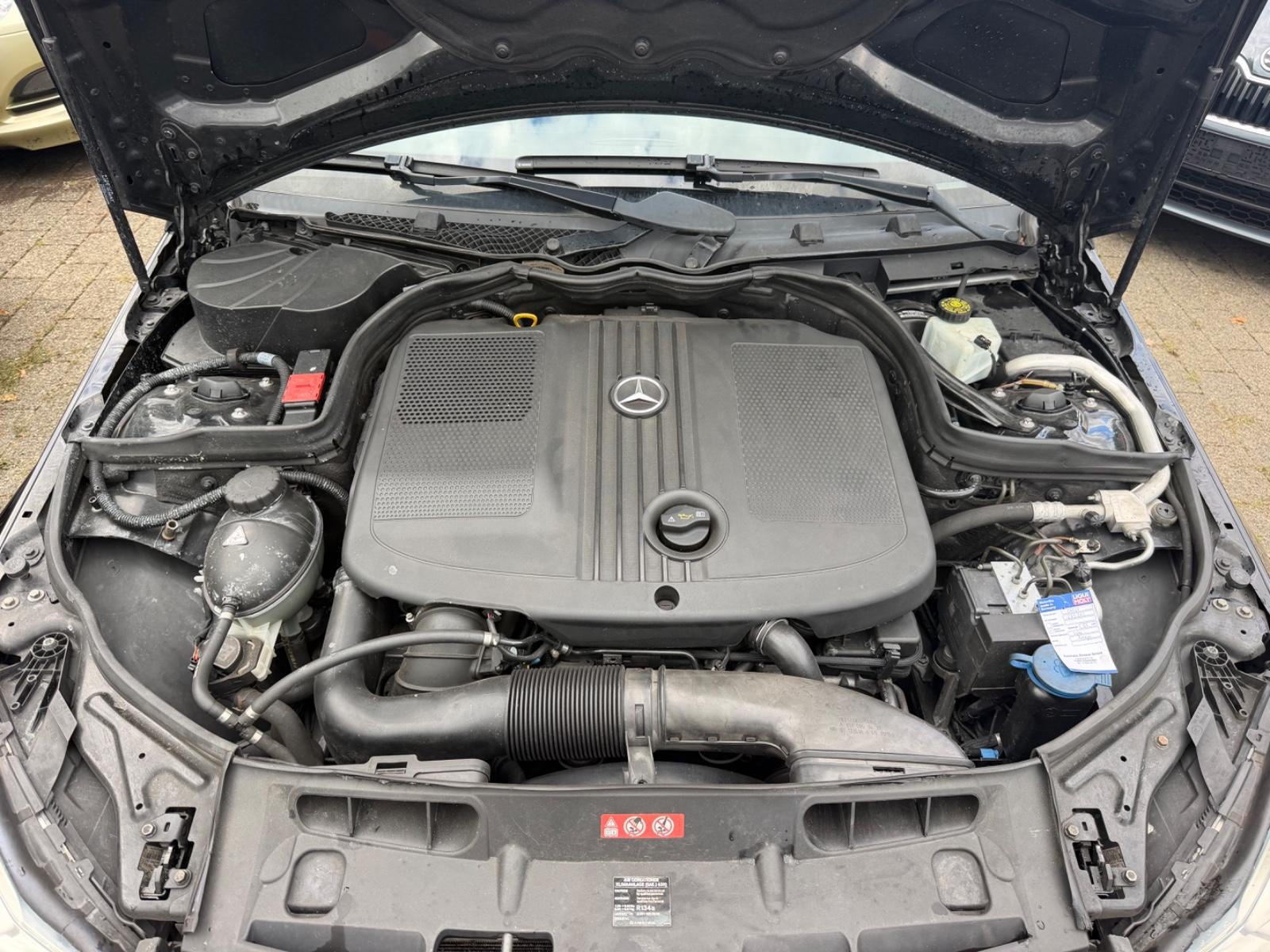 Mercedes-Benz C200 2011 — photo 6
