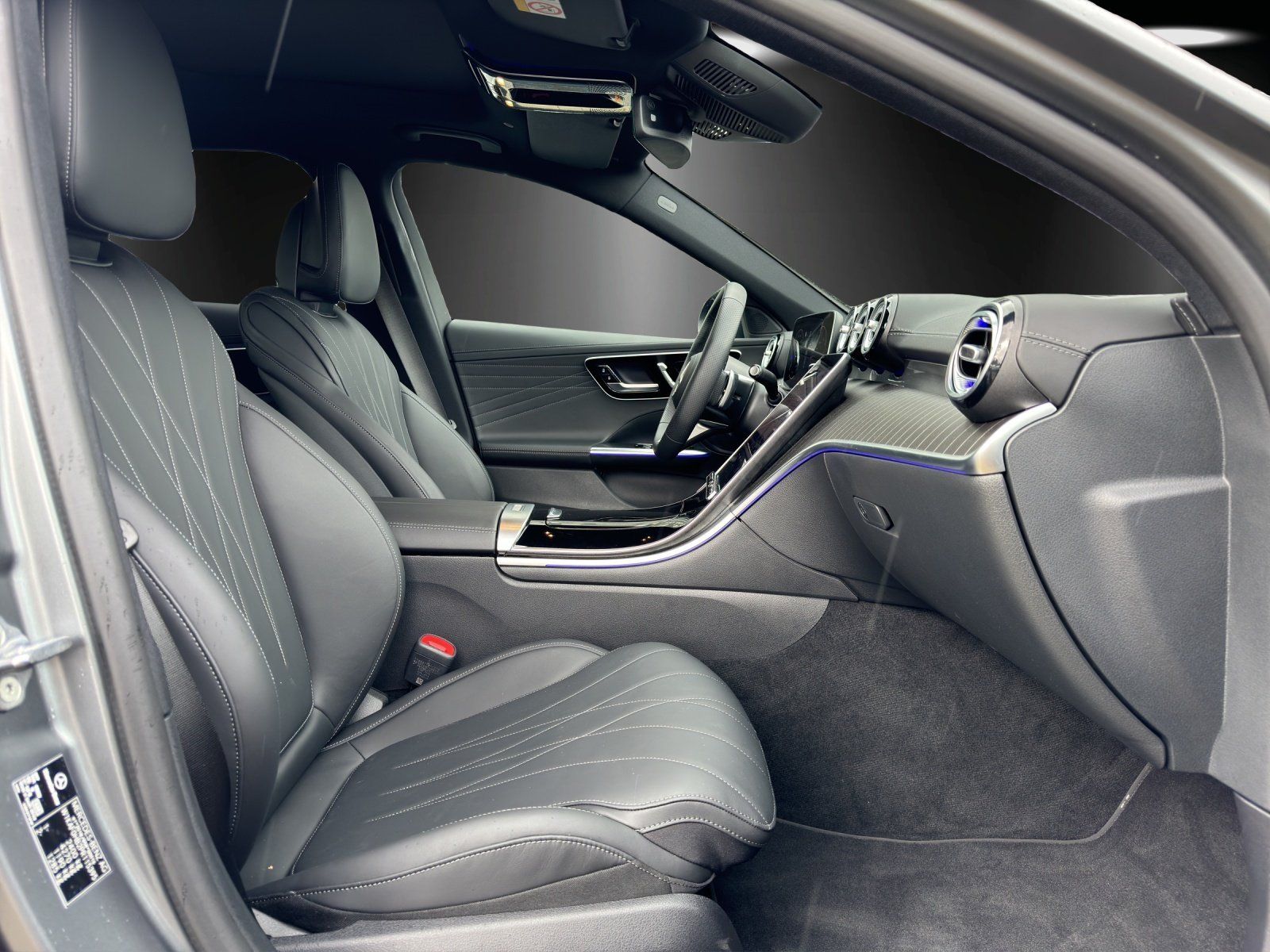 Fahrzeugabbildung Mercedes-Benz C300d 4M AMG Pano MAGNO Memo DISTR KeyGo AHK HUD