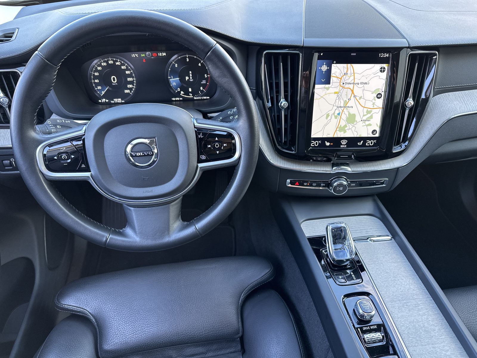 Fahrzeugabbildung Volvo XC60 B5 AWD Inscription NAV+LED+KAMERA+19ZO+1HD