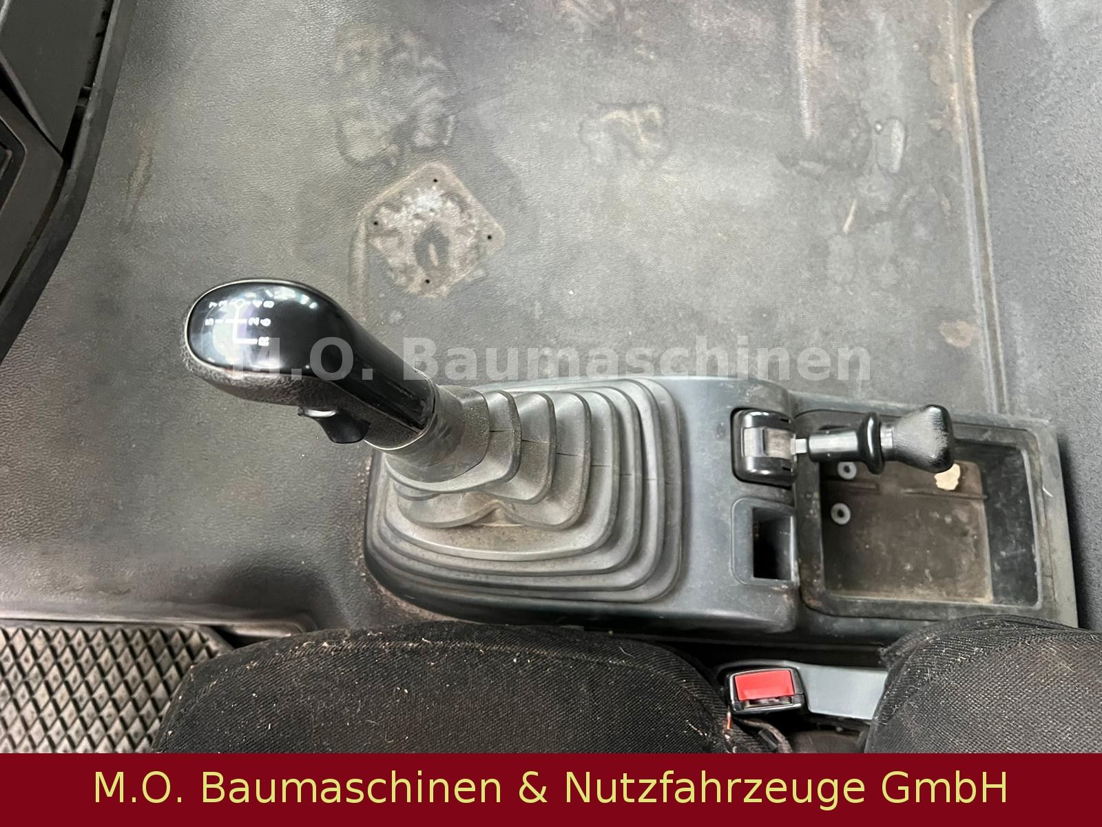 Fahrzeugabbildung MAN TGS 26.440 / 6x6 /3-Seitenkipper / Plane / AC /