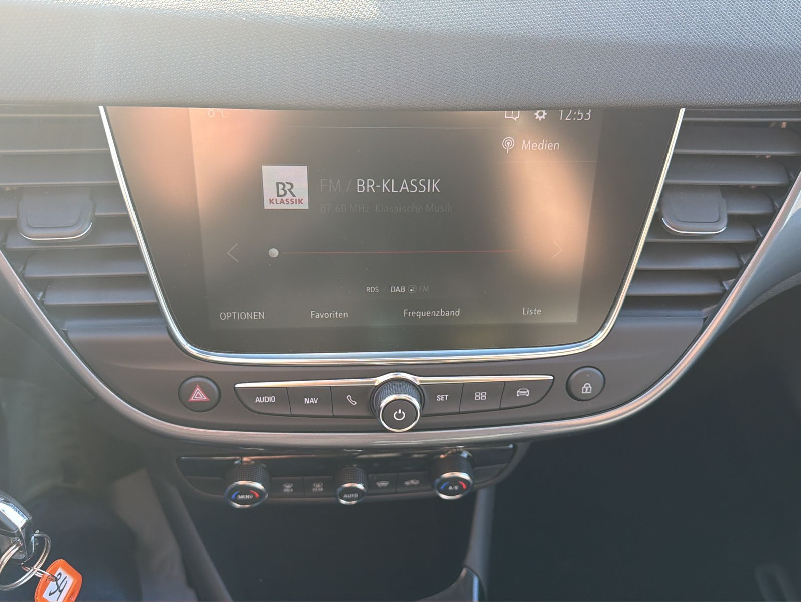 Fahrzeugabbildung Opel Crossland Elegance