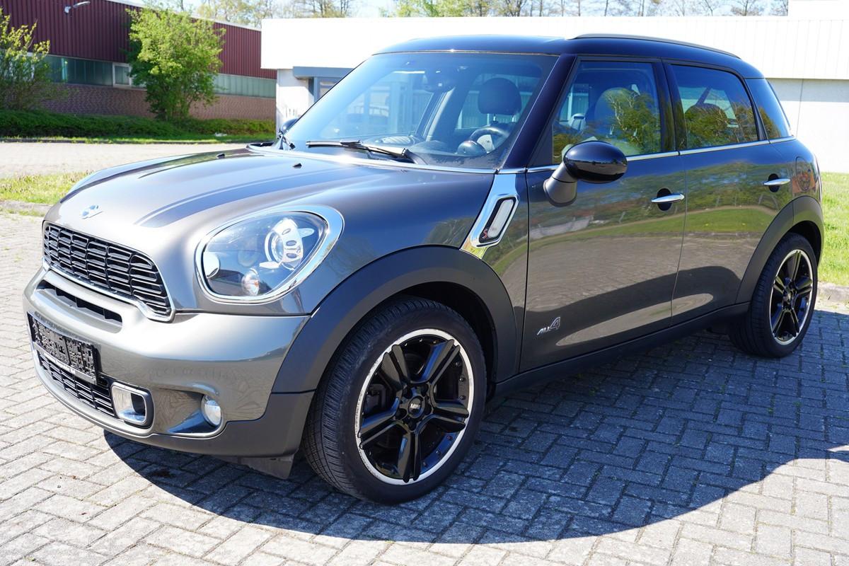 MINI Cooper S Countryman  ALL4 - Auto-Navi-Leder-Pano