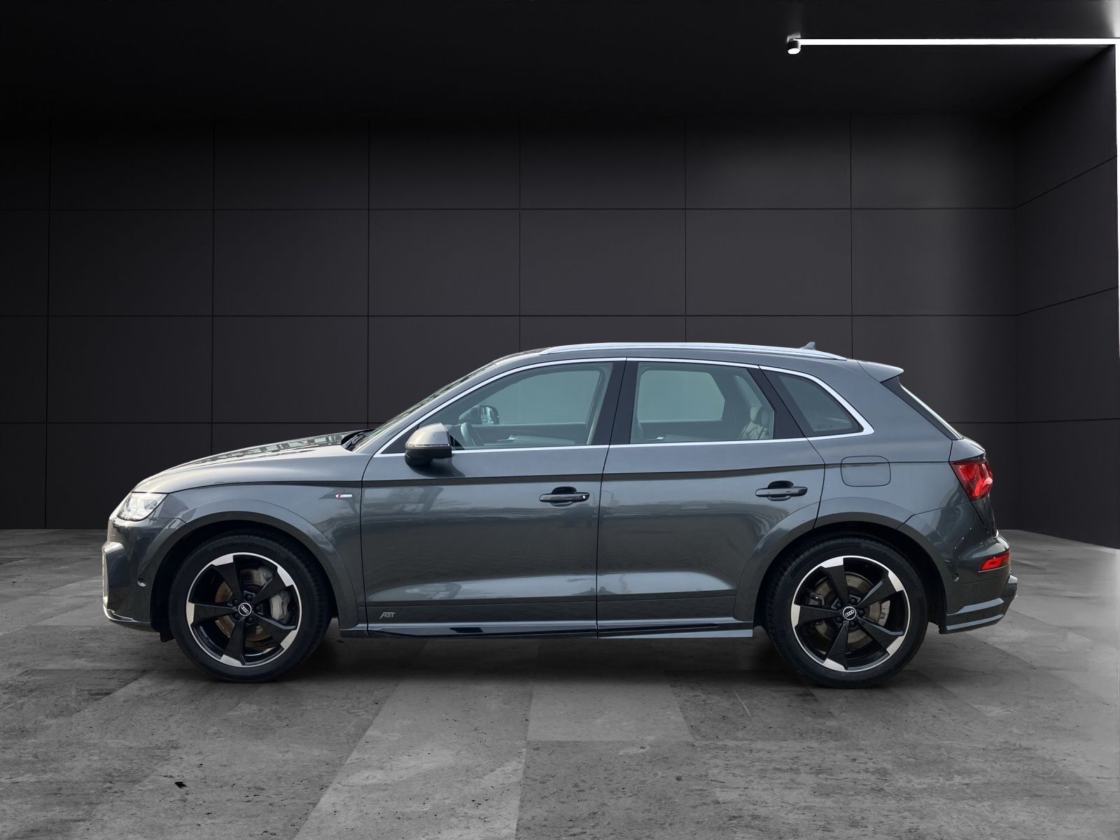 Fahrzeugabbildung Audi Q5 50 TFSI e Q sport S line S tronic LUFT MATRIX