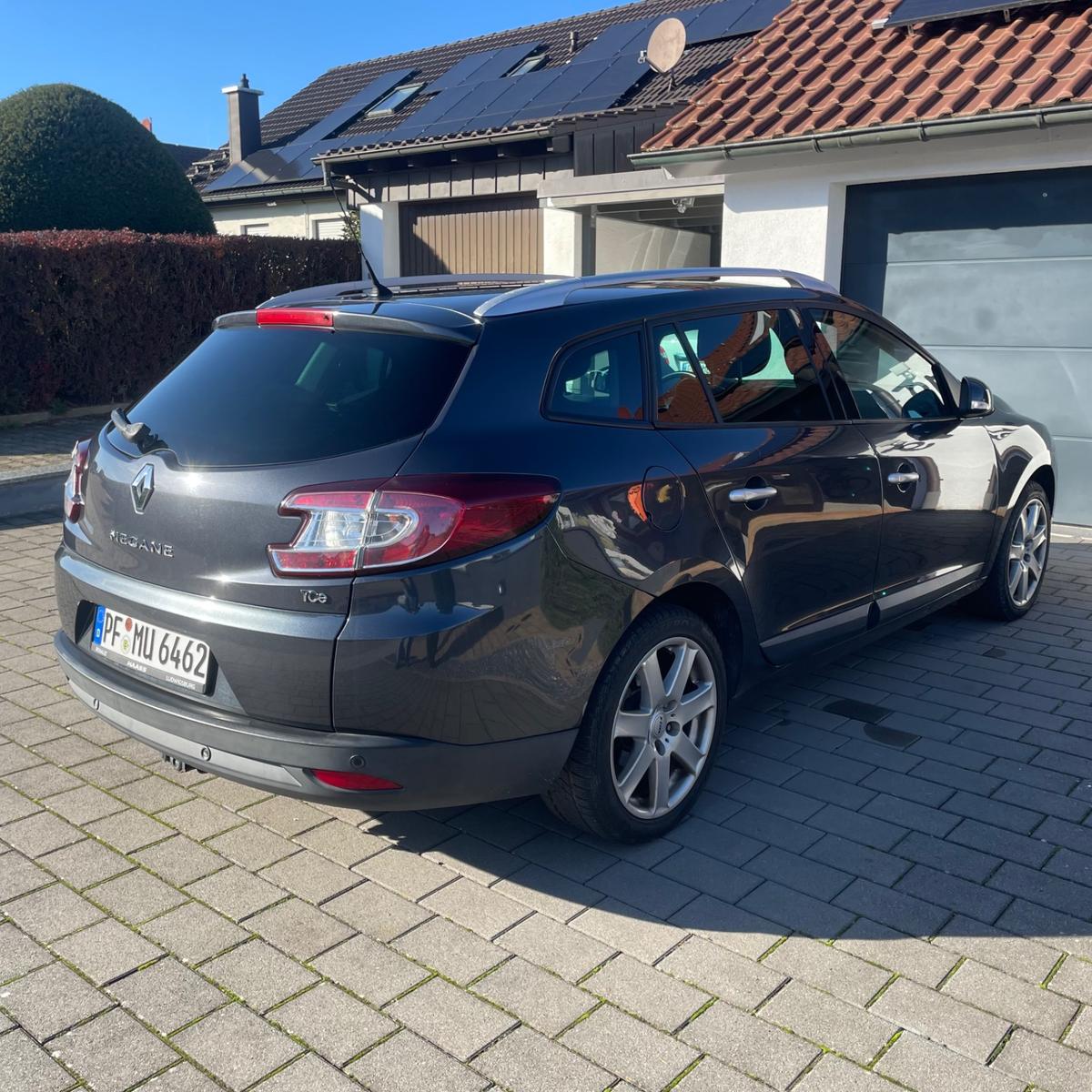 Renault Megane 2010 — салон
