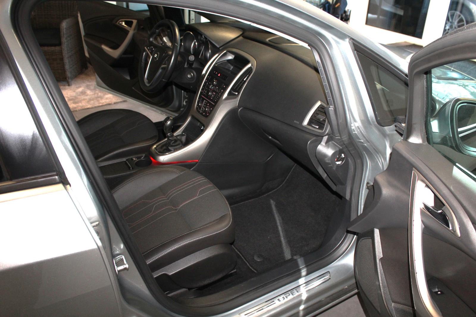 Opel Astra J Sports Tourer 150 Jahre Opel