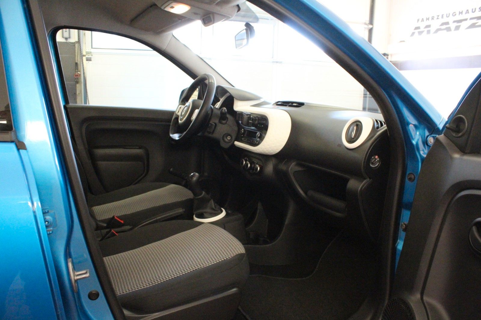 Fahrzeugabbildung Renault Twingo  SCe70  *Klima *Ganzjahresreifen