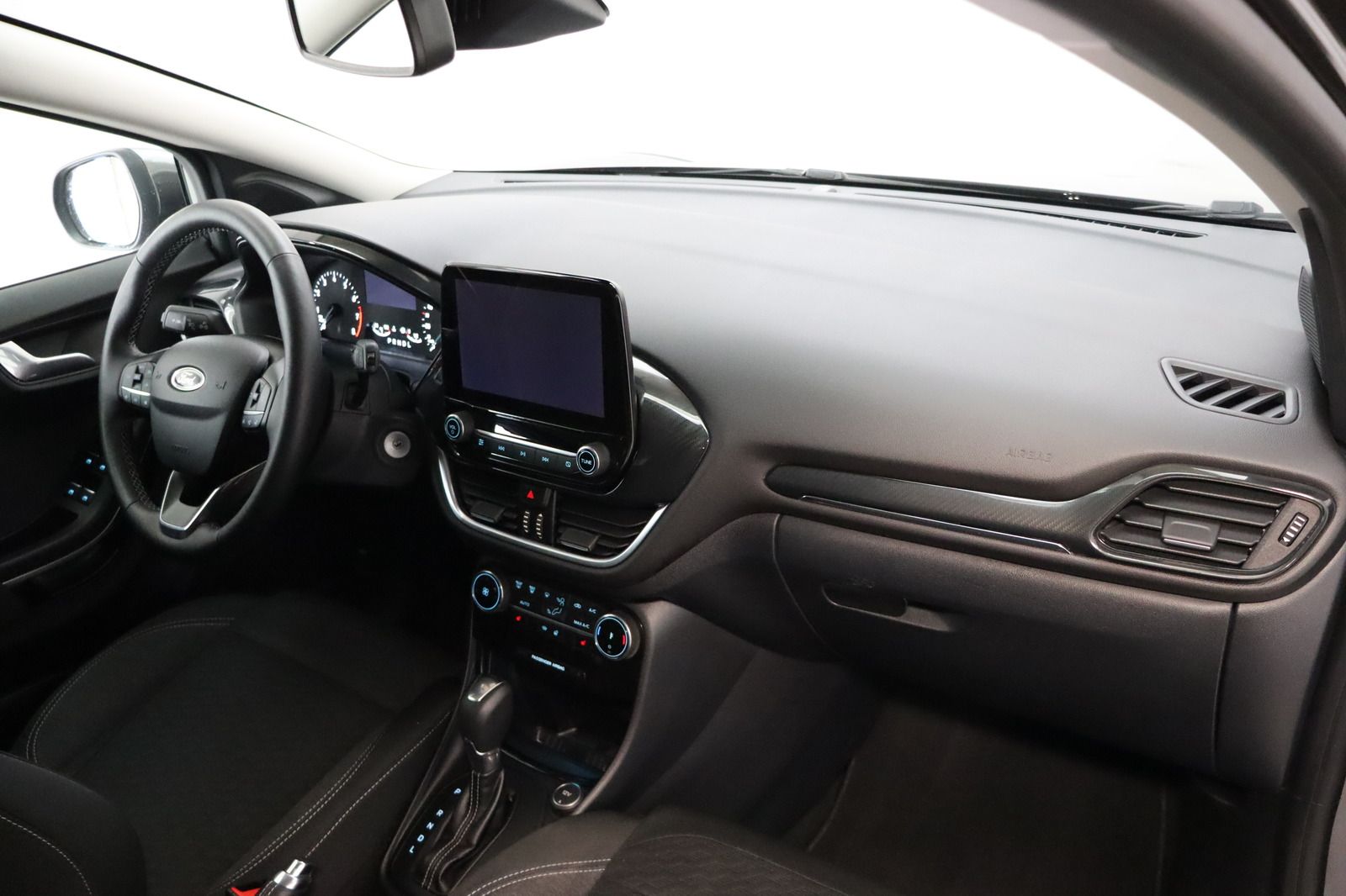 Fahrzeugabbildung Ford Puma 1.0 Eco Boost DCT Titanium