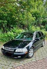 Volvo V40 1.8 - Kombi, TÜV neu bis 06/2027 - gebrauchte Volvo V40 aus dem Jahr 2001