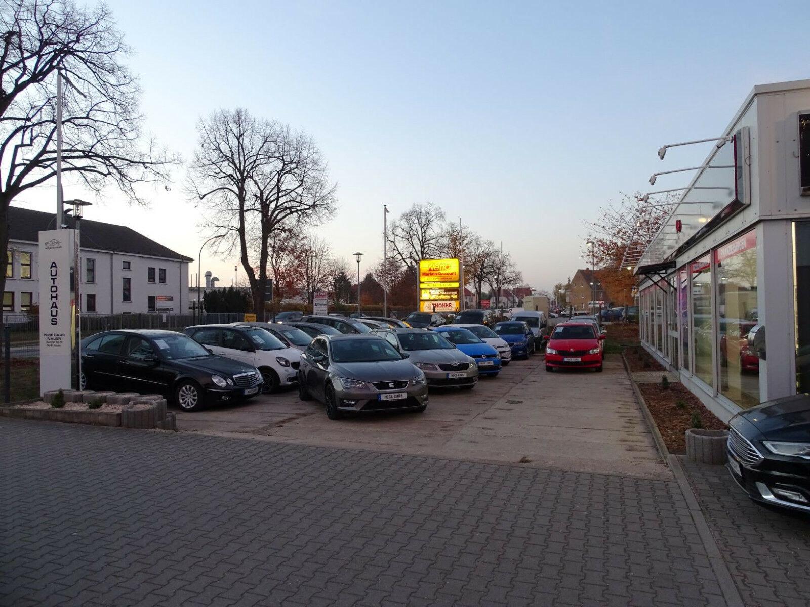 showroom-image-top