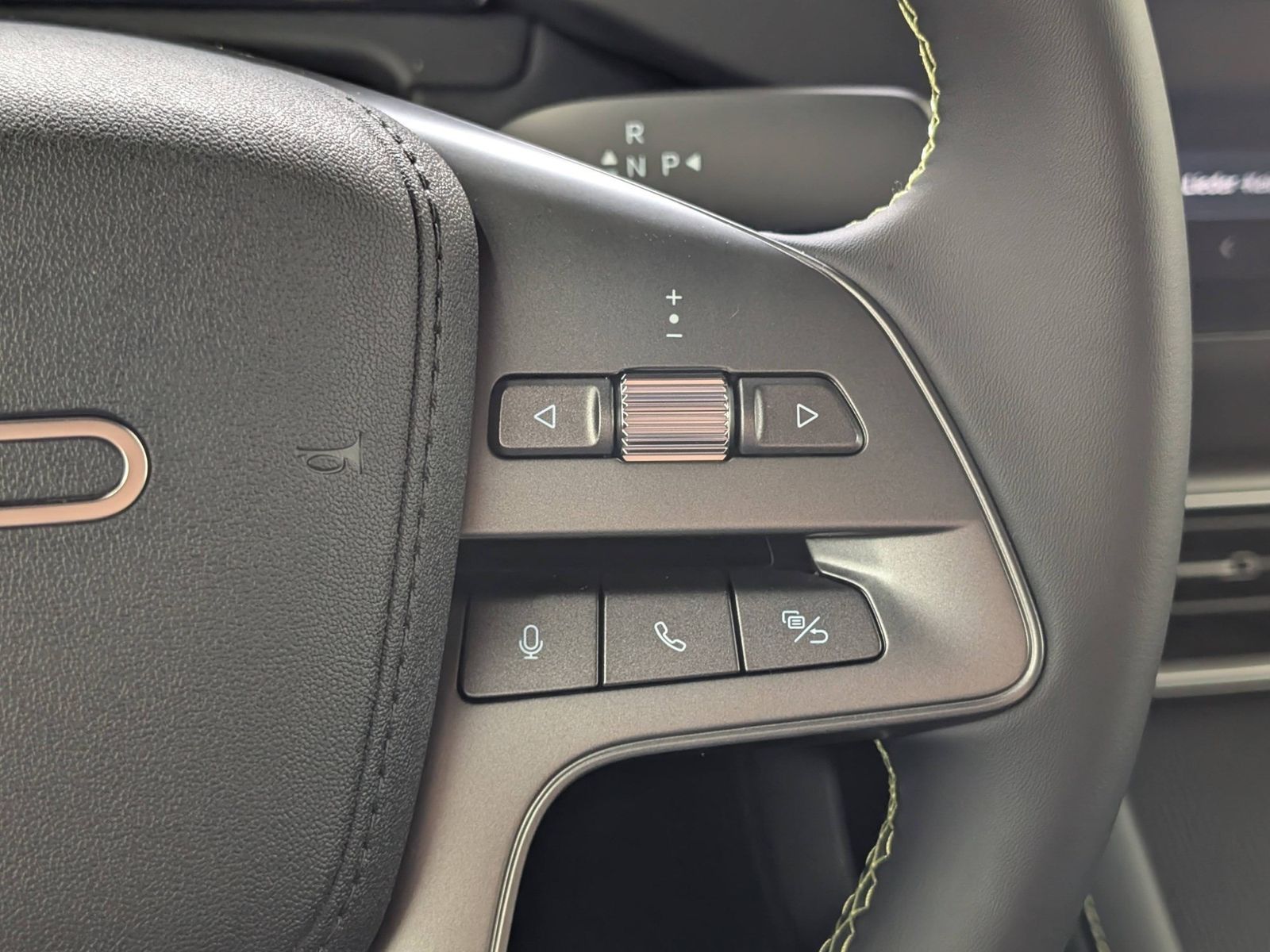 BYD ATTO 2 DM-i Boost Glasdach SHZ Kamera – Bild 33