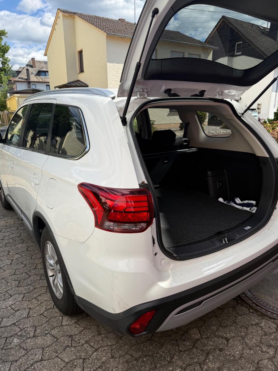 Mitsubishi Outlander 2.0 MIVEC Diamant ClearTec 2WD Diamant