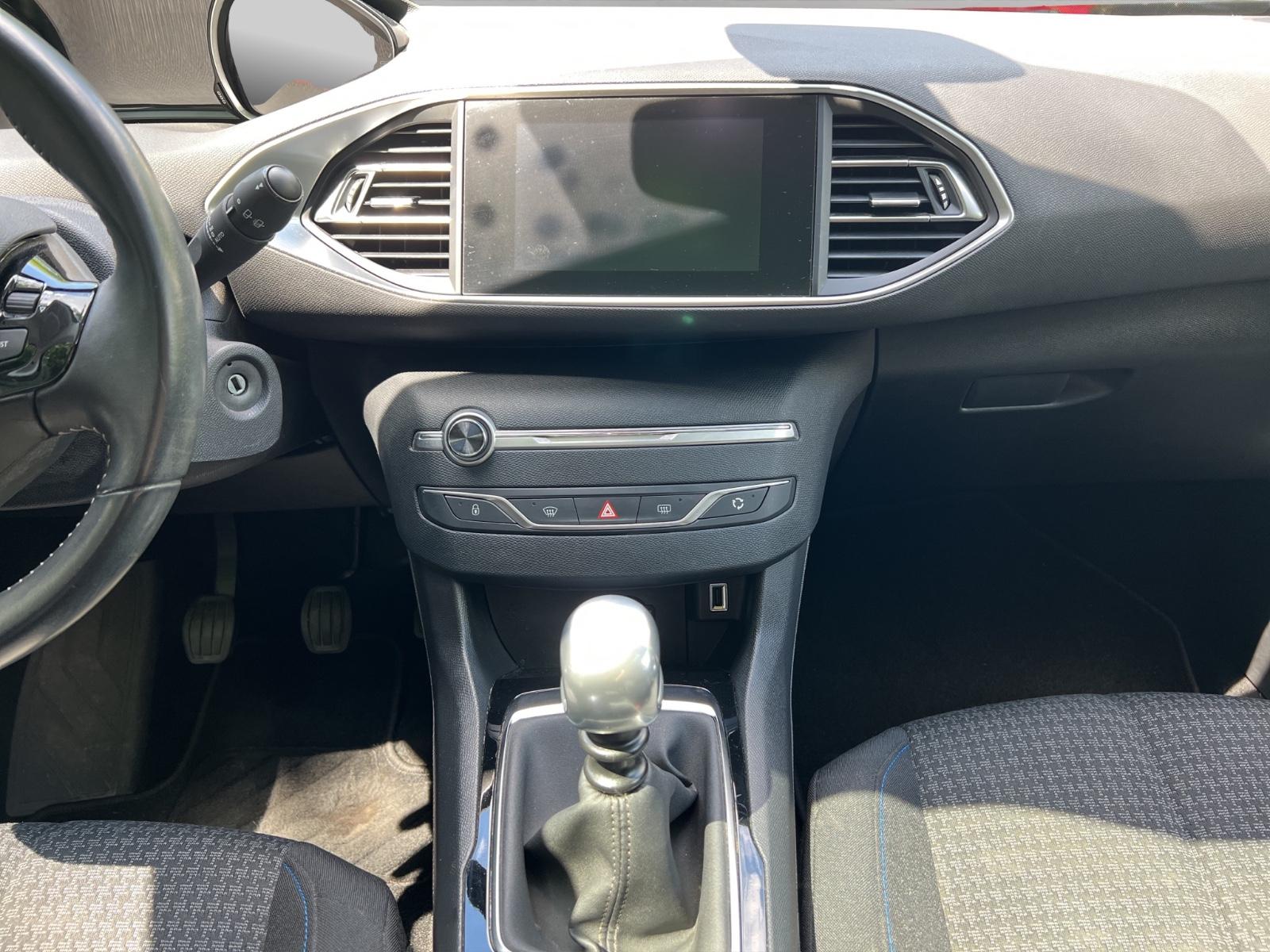 Peugeot 308 Style | Pano | Klimaauto. | PDC | 1. Hand