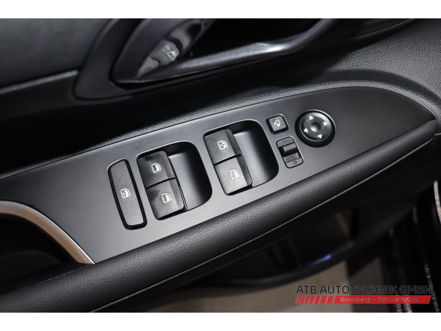 Fahrzeugabbildung Hyundai i20 Trend MY25 1.0 T-GDI 100 PS 7-DCT 2WD Lichtp