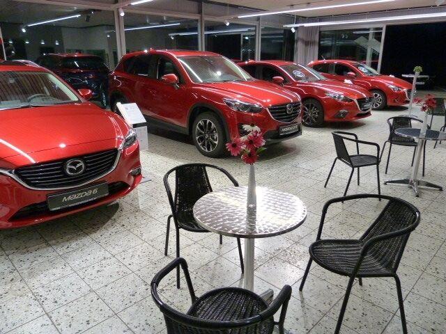 showroom-image-top