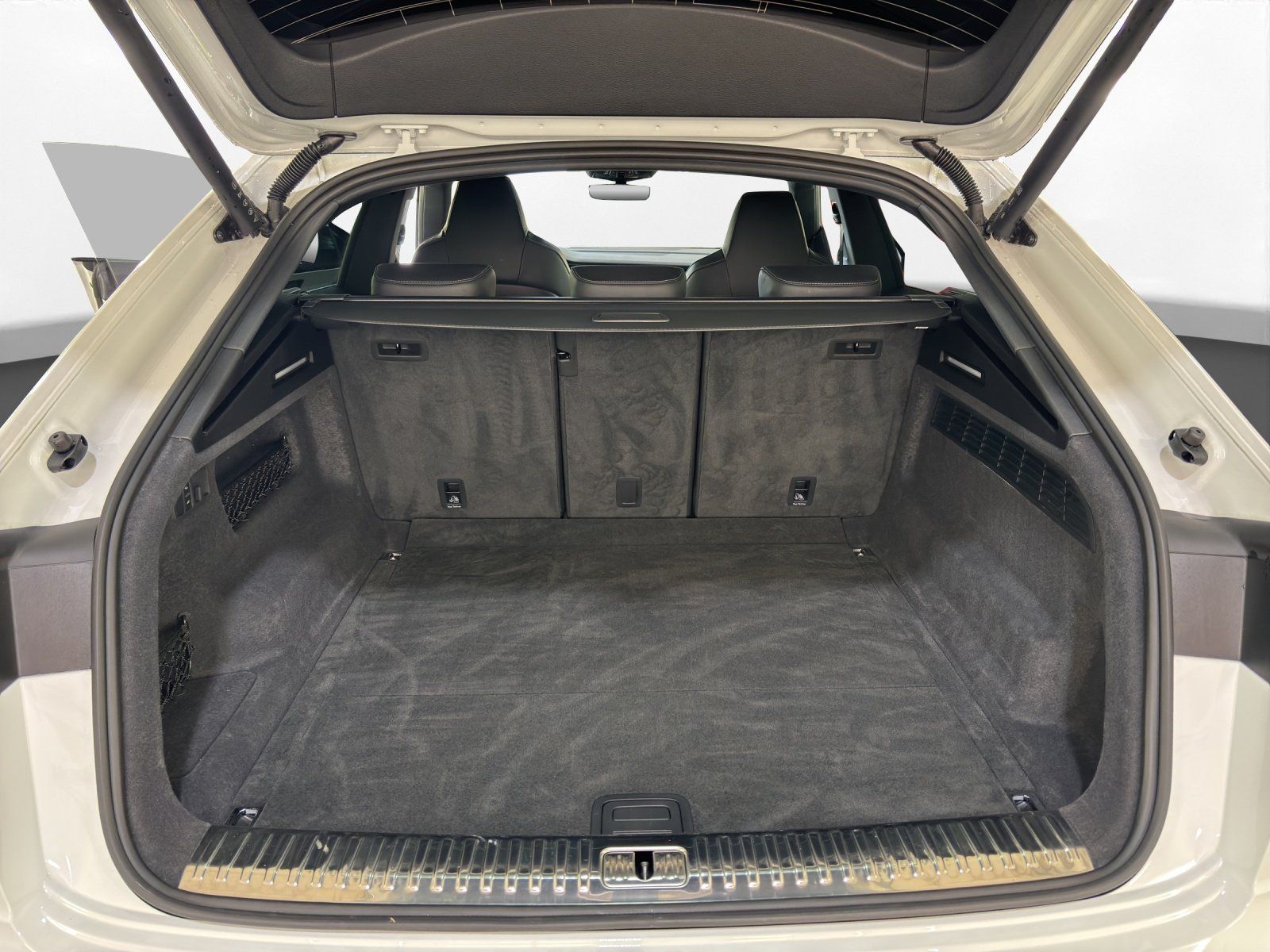 Audi SQ8 - Bild 15