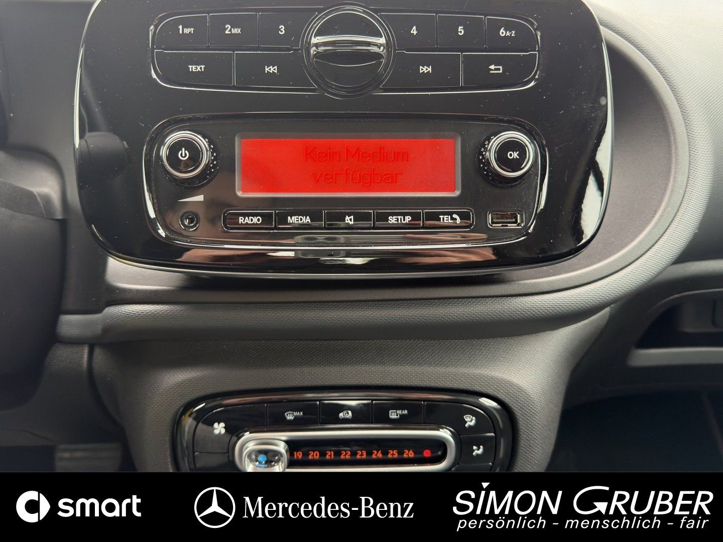 Fahrzeugabbildung Smart Smart fortwo EQ Klima Radio 22 KW Lader