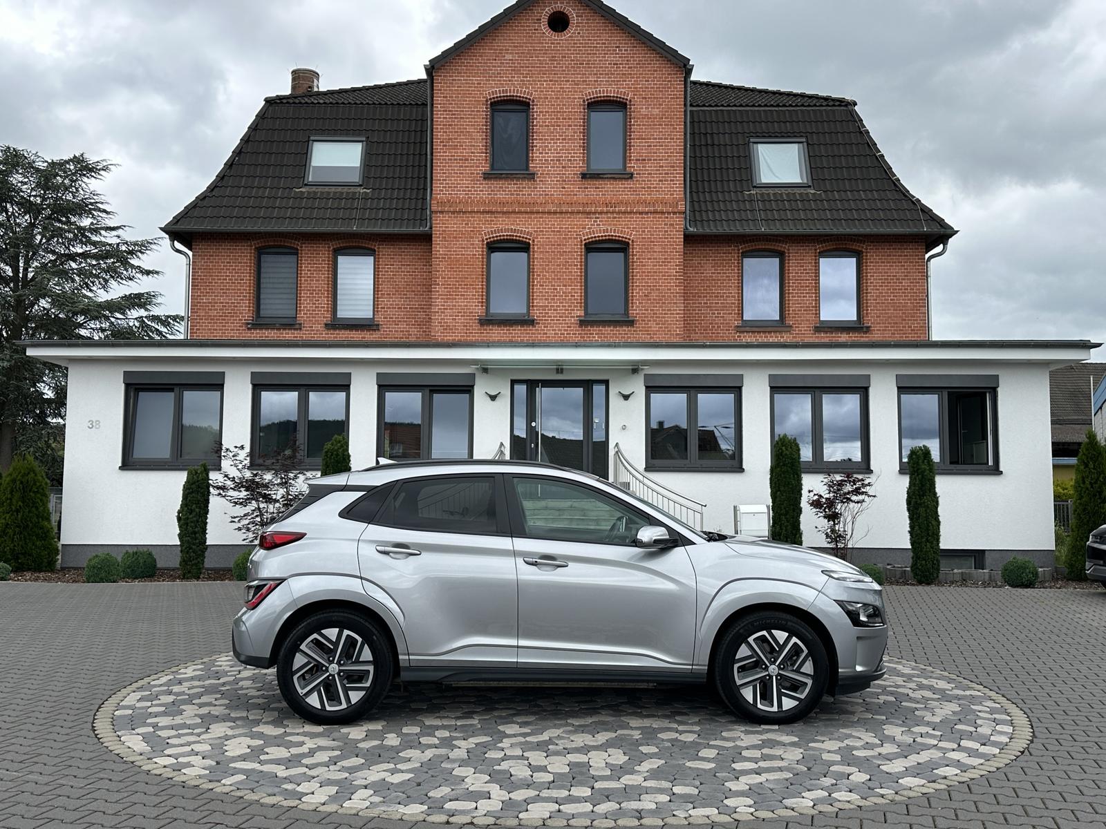 Hyundai Kona Elektro Edition 30+ NAV KRELL WÄPU SOH96,1%