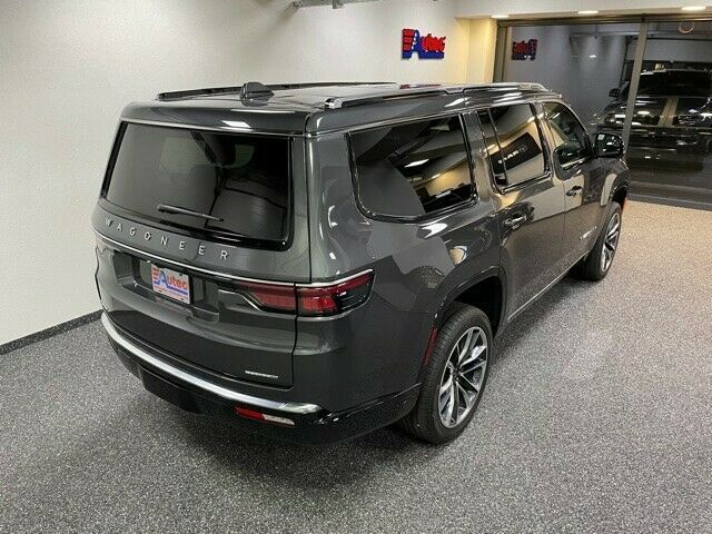 Fahrzeugabbildung Jeep WAGONEER SERIES III 5.7L-V8 ETORQUE-LUFTFEDERUNG