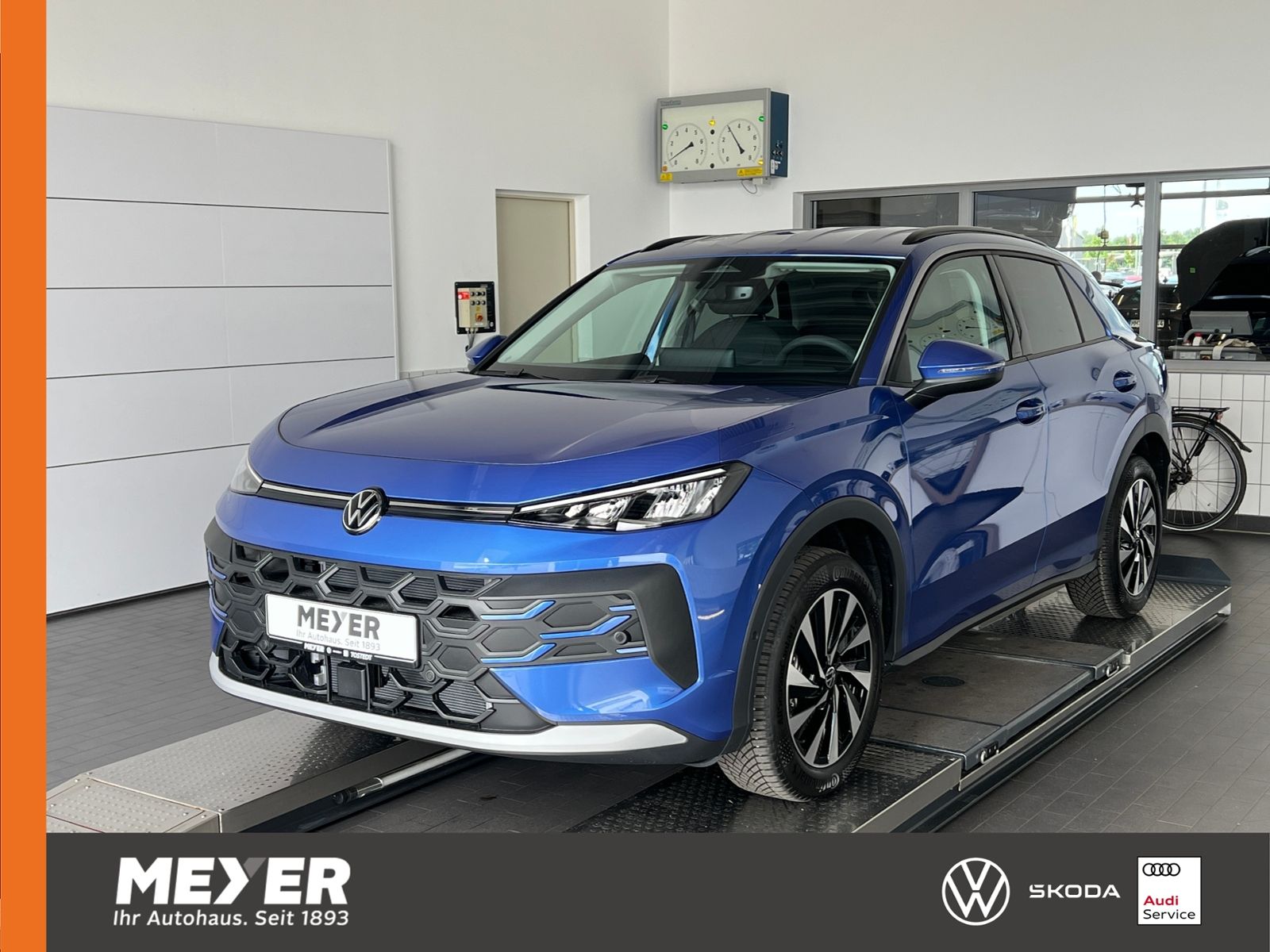 Fahrzeugabbildung Volkswagen T-Roc Life 1.5 eTSI DSG  *AHK, Ganzjahresreifen,
