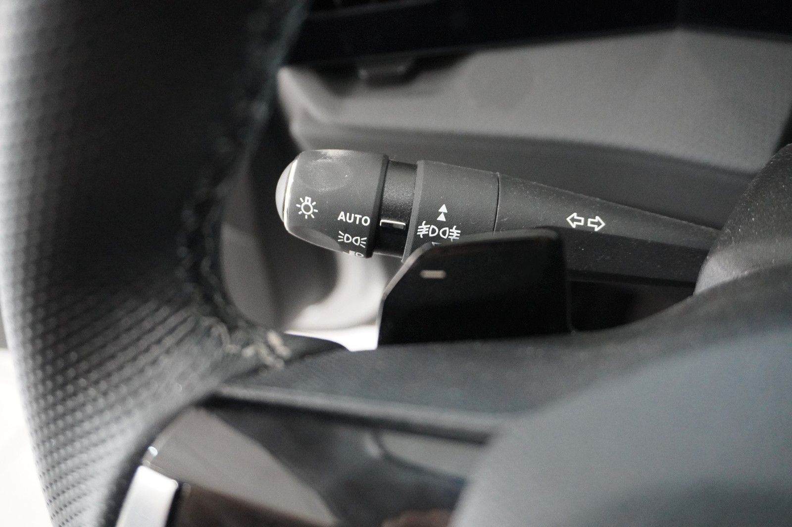 Fahrzeugabbildung Opel Astra L ST 1.6 HYBRID ELEGANCE NAVI/LED/KAMERA