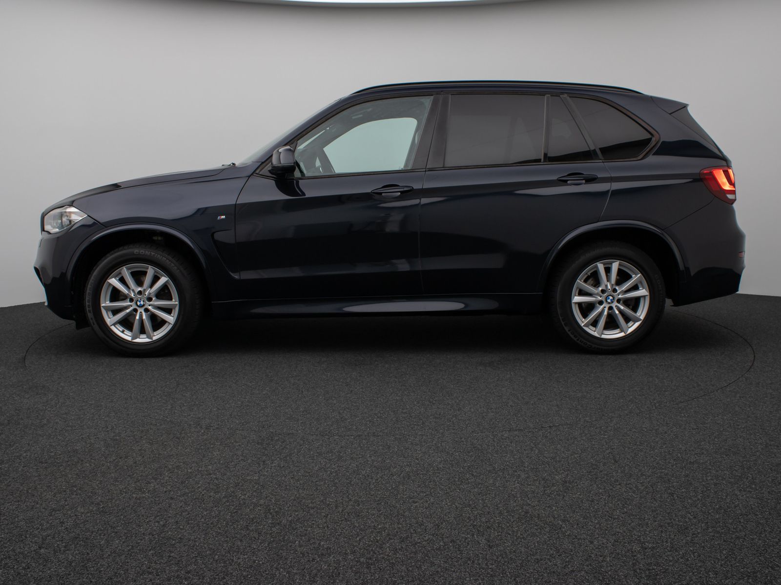 Fahrzeugabbildung BMW X5 xD30d M Sport HUD HiFi NaviPro PDC LED Leder