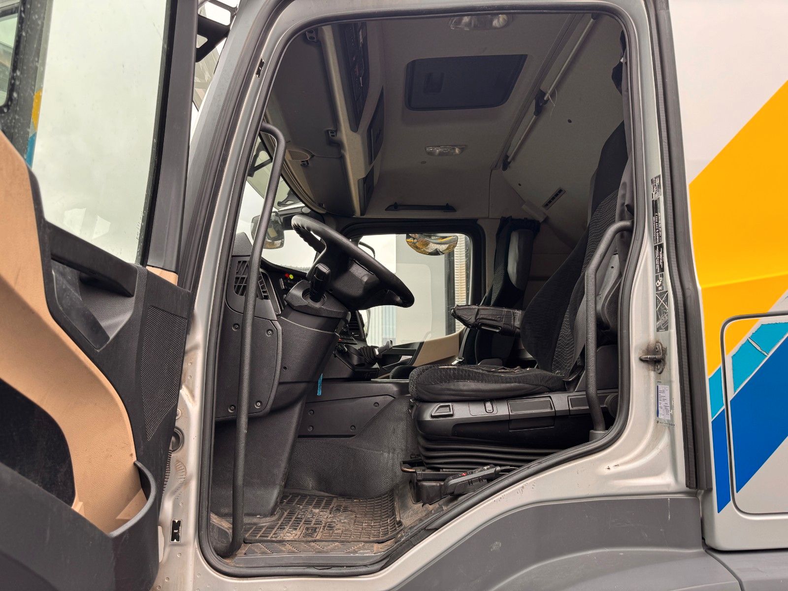 Fahrzeugabbildung Mercedes-Benz Actros 2643 L 6x2