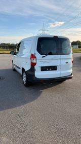 Ford Transit Courier 1.5 TDCi - Ford Transit Courier mit Diesel-Antrieb