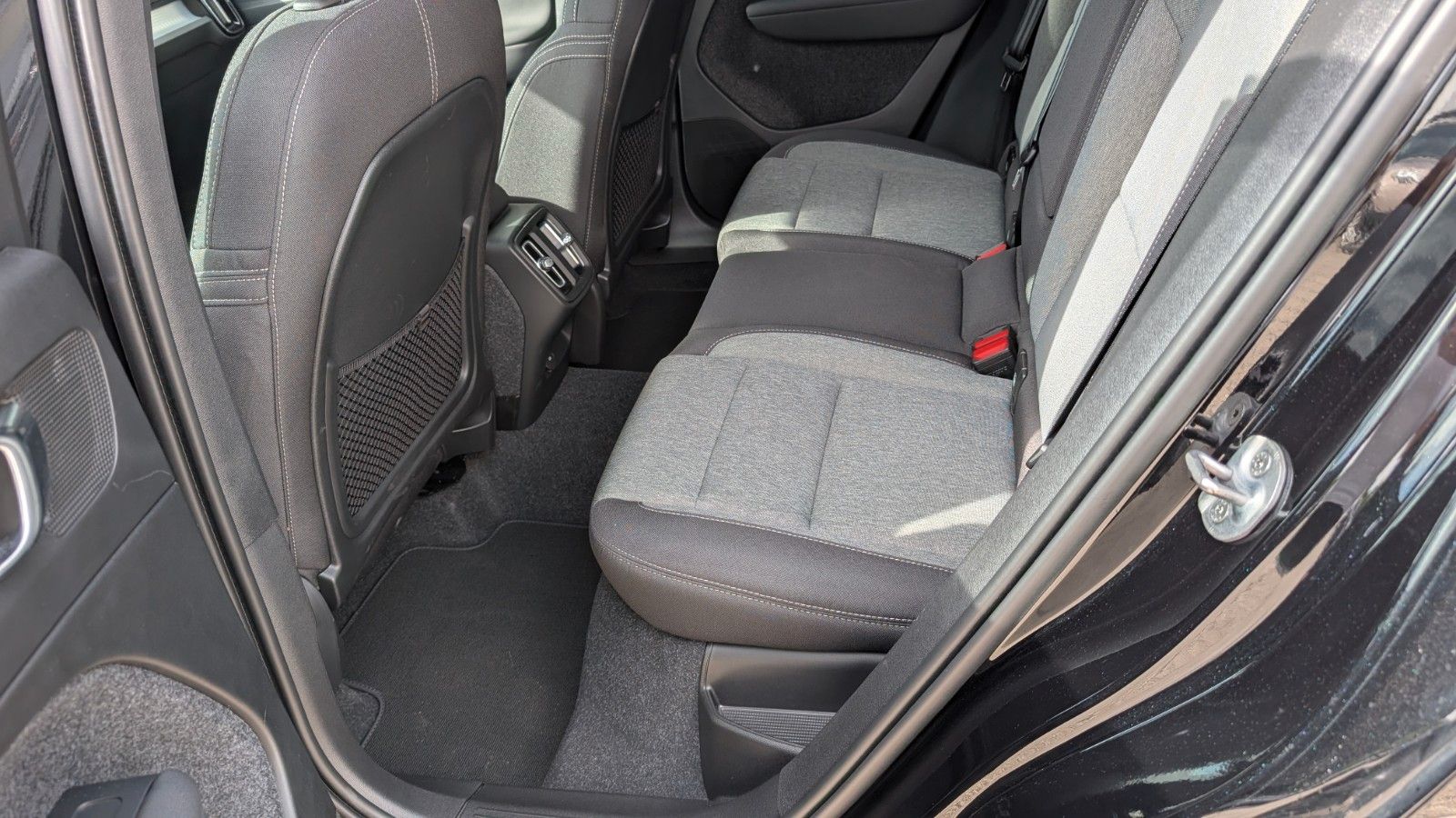 Fahrzeugabbildung Volvo XC 40 B4/Standheizung/Winterpaket