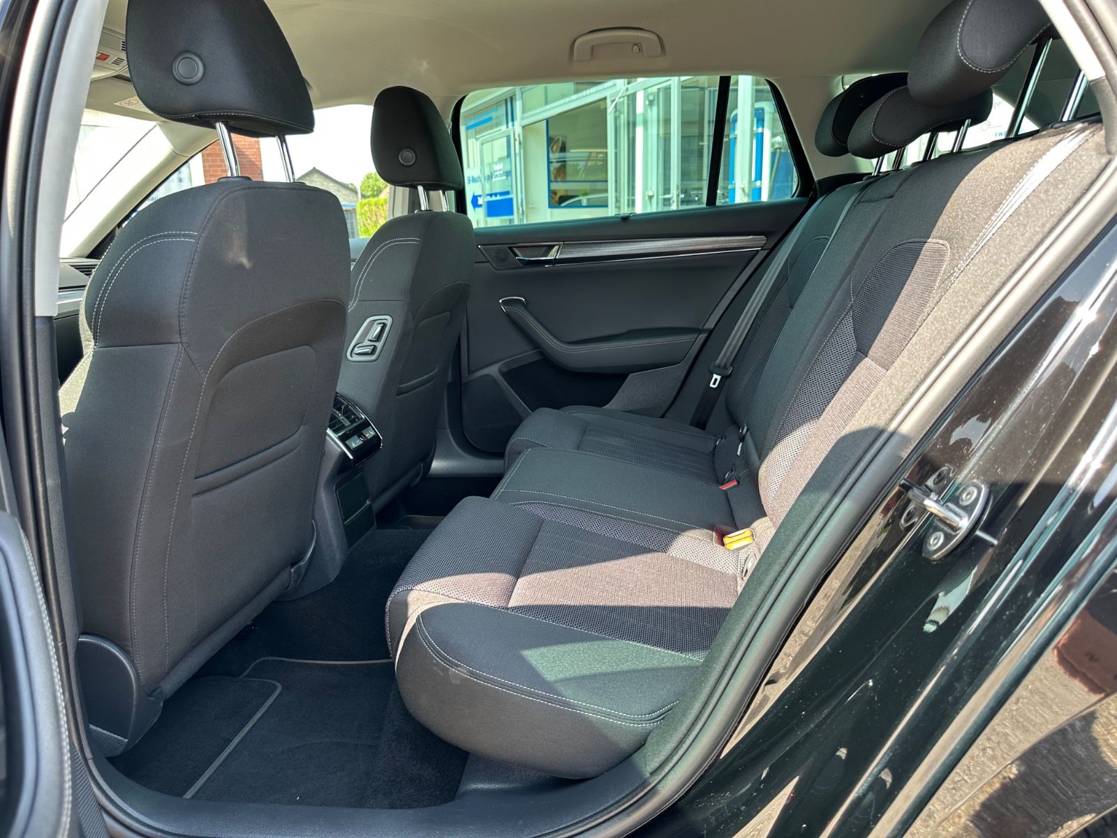 Fahrzeugabbildung SKODA Superb Combi 2.0 TDI Style AHK/Fahrass.Plus/Colu
