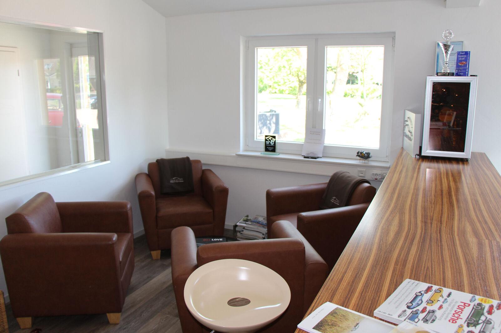 showroom-image-top
