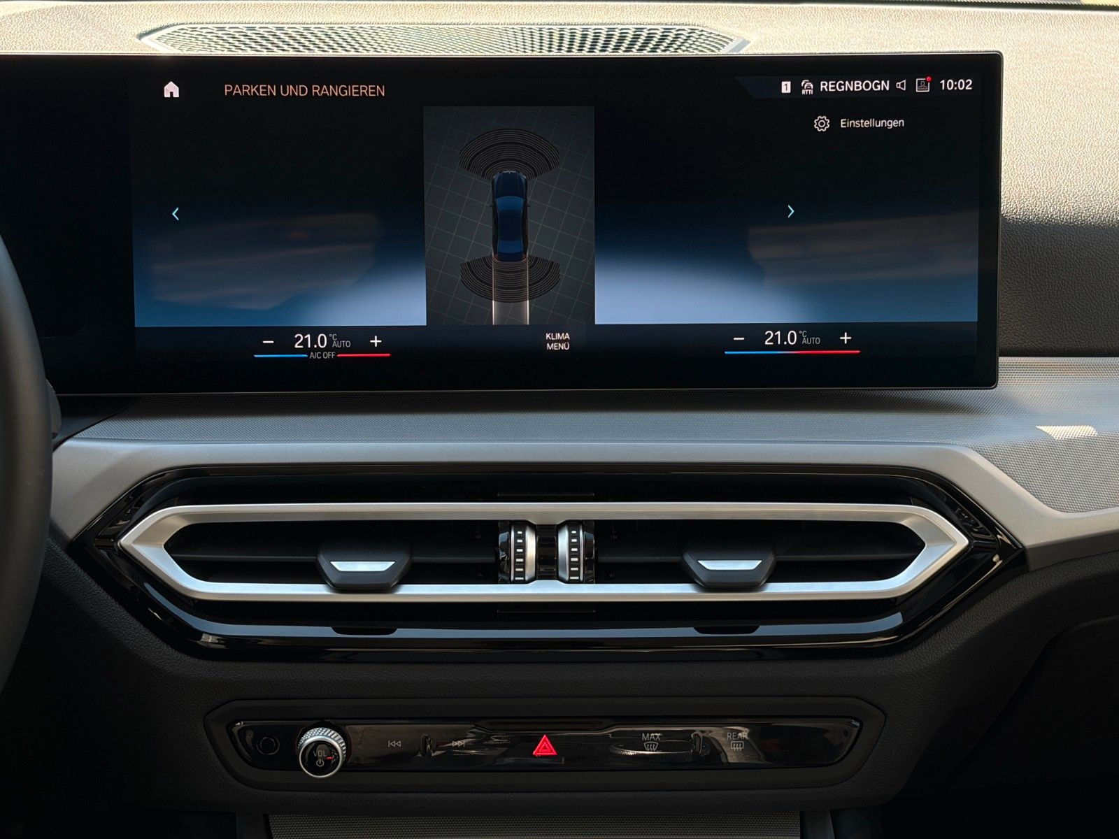 Fahrzeugabbildung BMW 318i Limo Autom. SHZ LED LKA TEMP CarPlay Navi