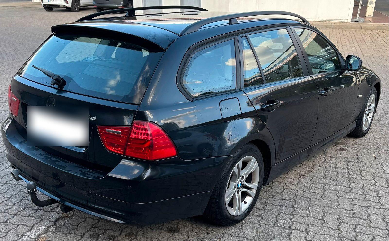 BMW 318 2010 — photo 9