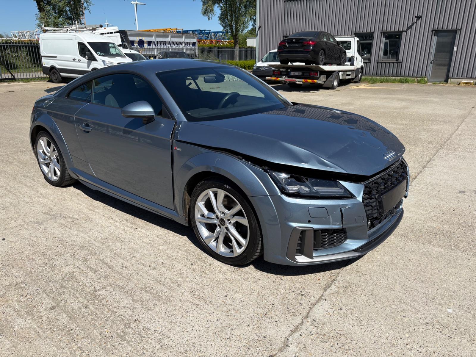Audi TT S-LINE 2.0L  / S-TRONIC