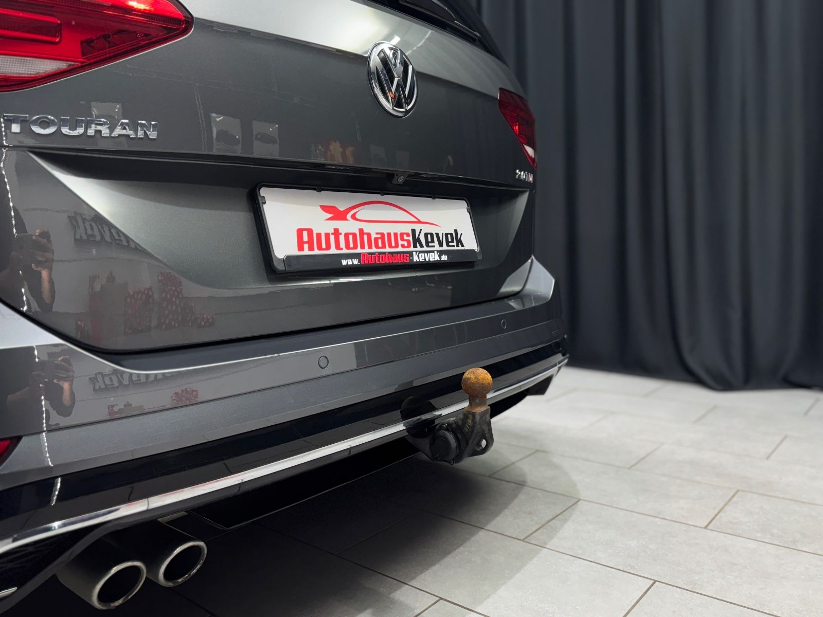 Fahrzeugabbildung Volkswagen Touran Highline|DSG|NAVI|7-SITZER|R-LINE|