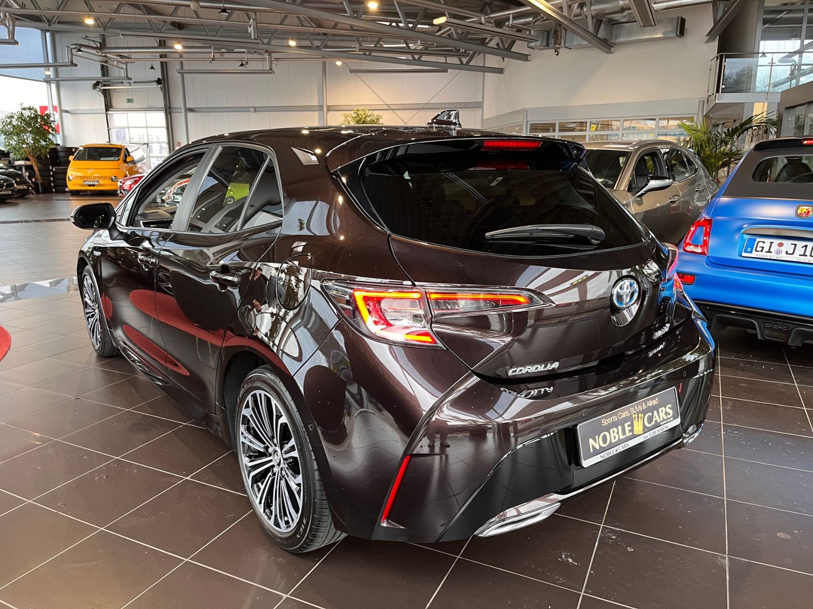 Fahrzeugabbildung Toyota Corolla Hybrid Club LED NAV DAB PDC ALU
