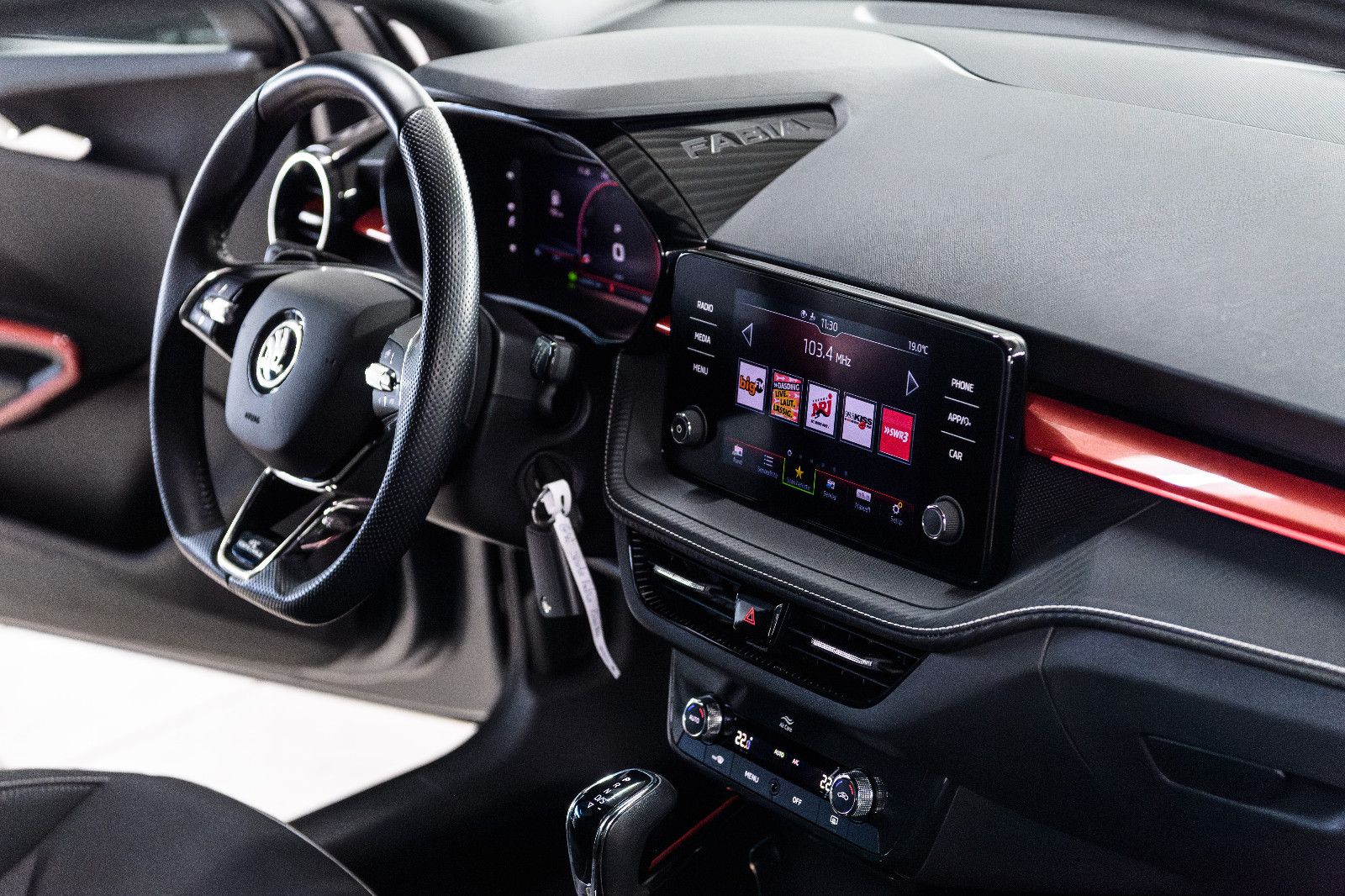 Fahrzeugabbildung SKODA Fabia Monte Carlo 1.0 TSI DSG LED+KAM+GRA+APP