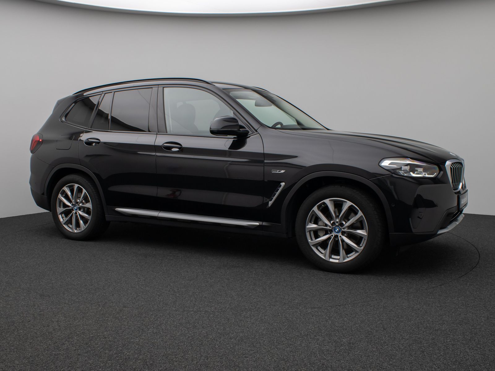 Fahrzeugabbildung BMW X3 xD30e Kamera HUD DAB HiFi AHK Sport 19Zoll