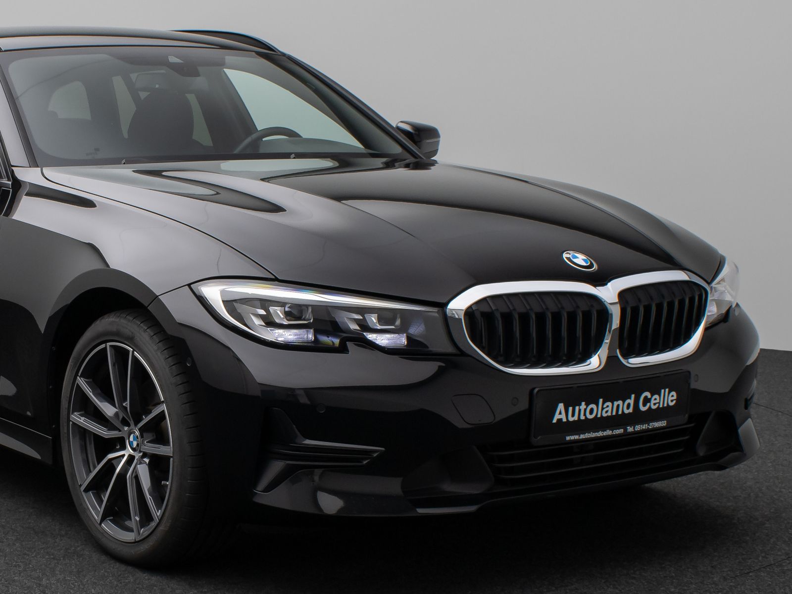 Fahrzeugabbildung BMW 320d  Kamera DAB HiFi DrivAssist Alarm LED Sport