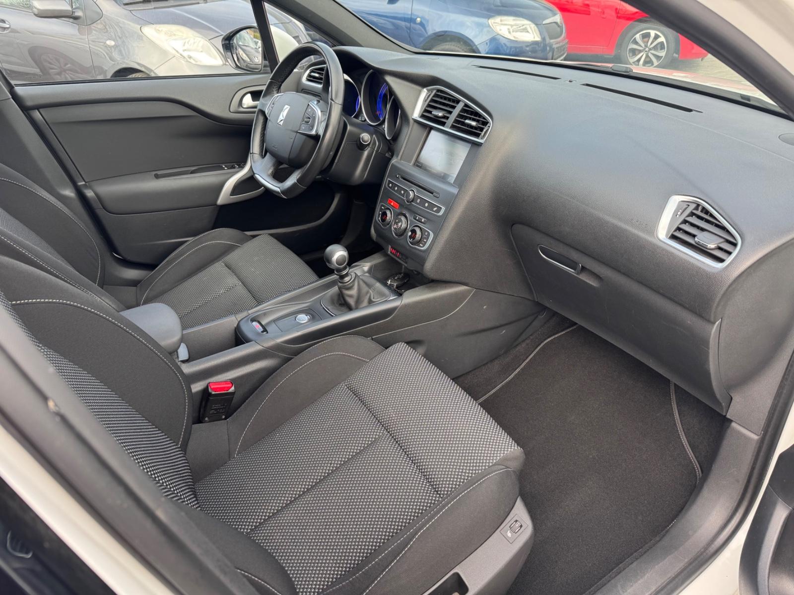 DS Automobiles DS4 DS 4 Basis 1.6 Blue-HDI / Navi / kamera