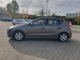 Hyundai i30 GARANTIE AUTOMATIK KLIMA NAVI CARPLAY KAMERA - gebrauchte Hyundai i30 aus dem Jahr 2011